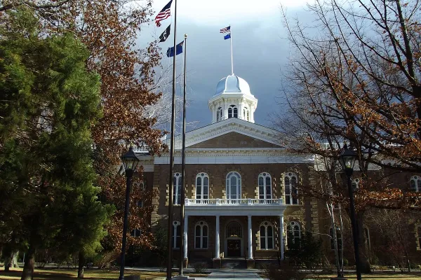 1200px-nevada_state_capitol.jpg