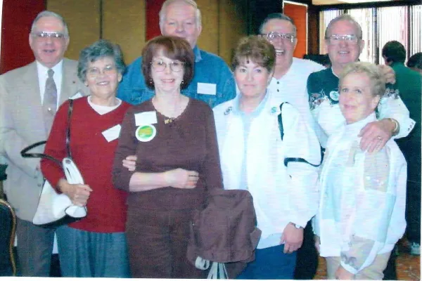 2001_retirees_001_2.jpg